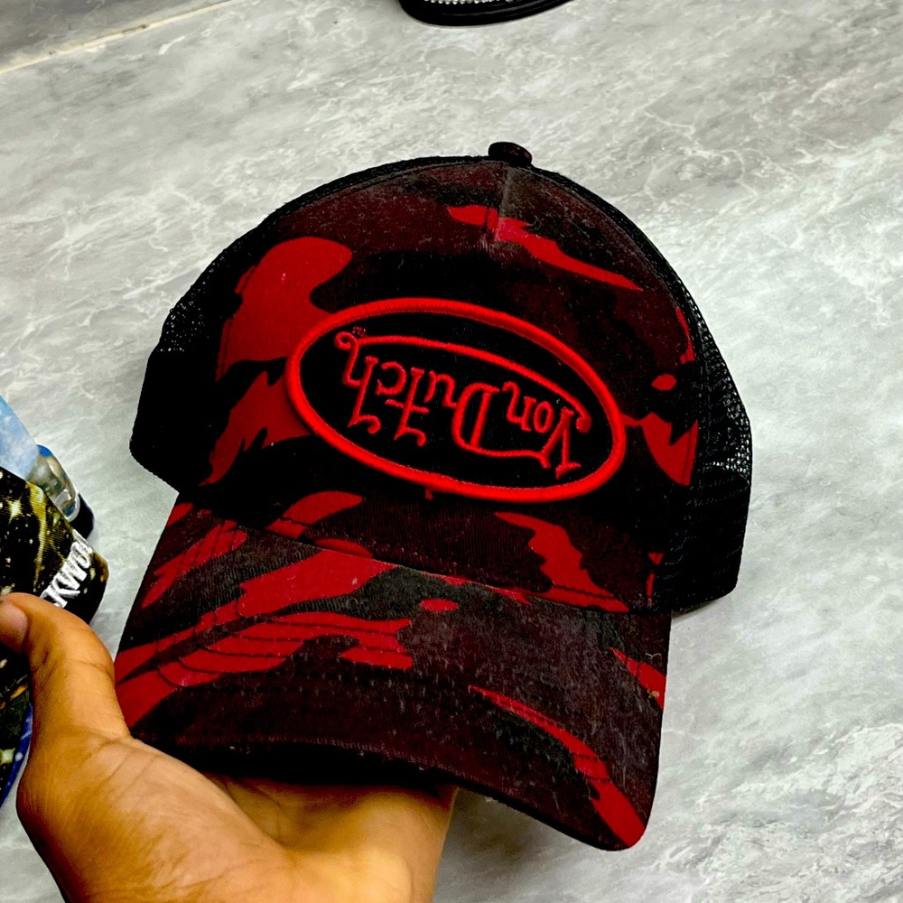 Von Dutch hat